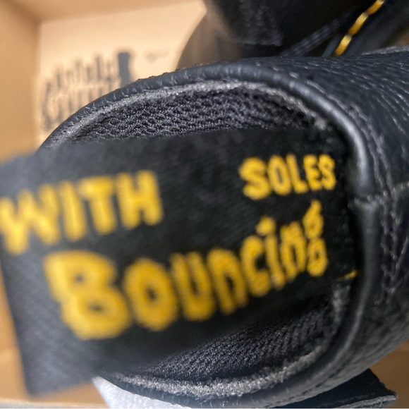 5 🔖 DR MARTENS Dr Devon Heart Leather Platform Boots Black - Picture 12 of 17